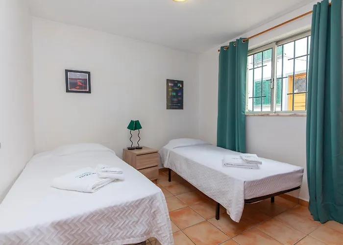 B18 - Village Street Apartamento *