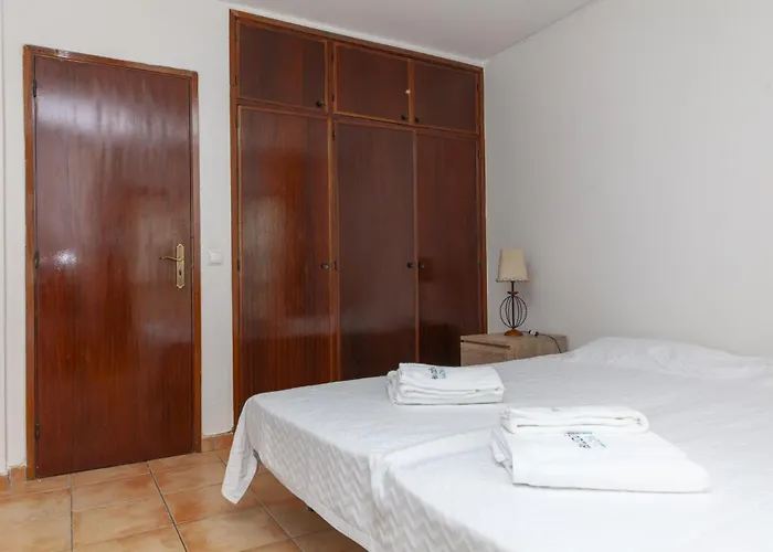 B18 - Village Street Apartamento *