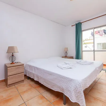 B18 - Village Street Apartamento *